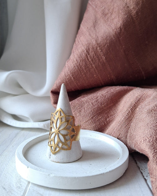 anello mandala in ottone tagliato a mano