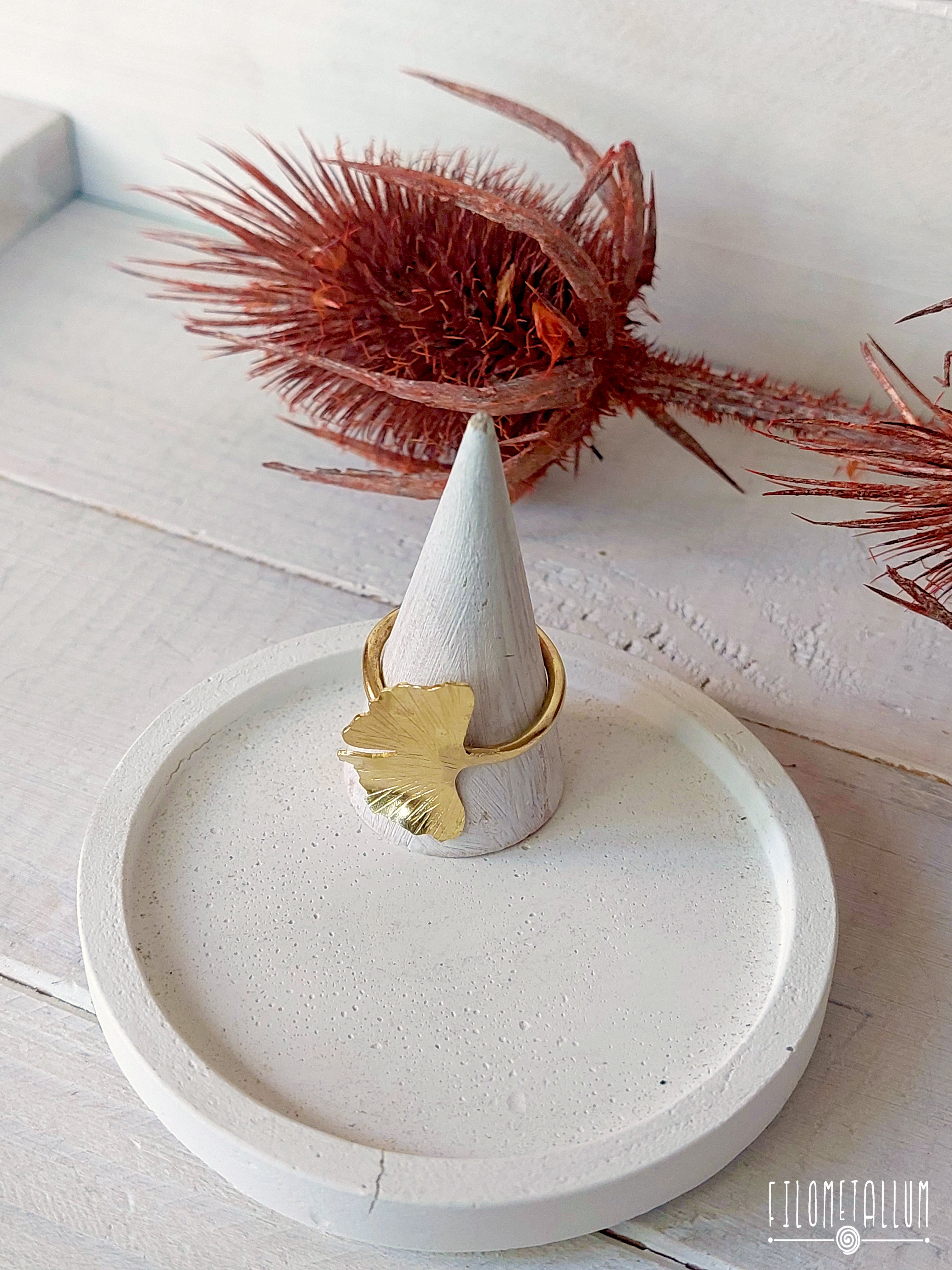 anello regolabile in ottone a foglia di ginkgo biloba, fatto a mano 2