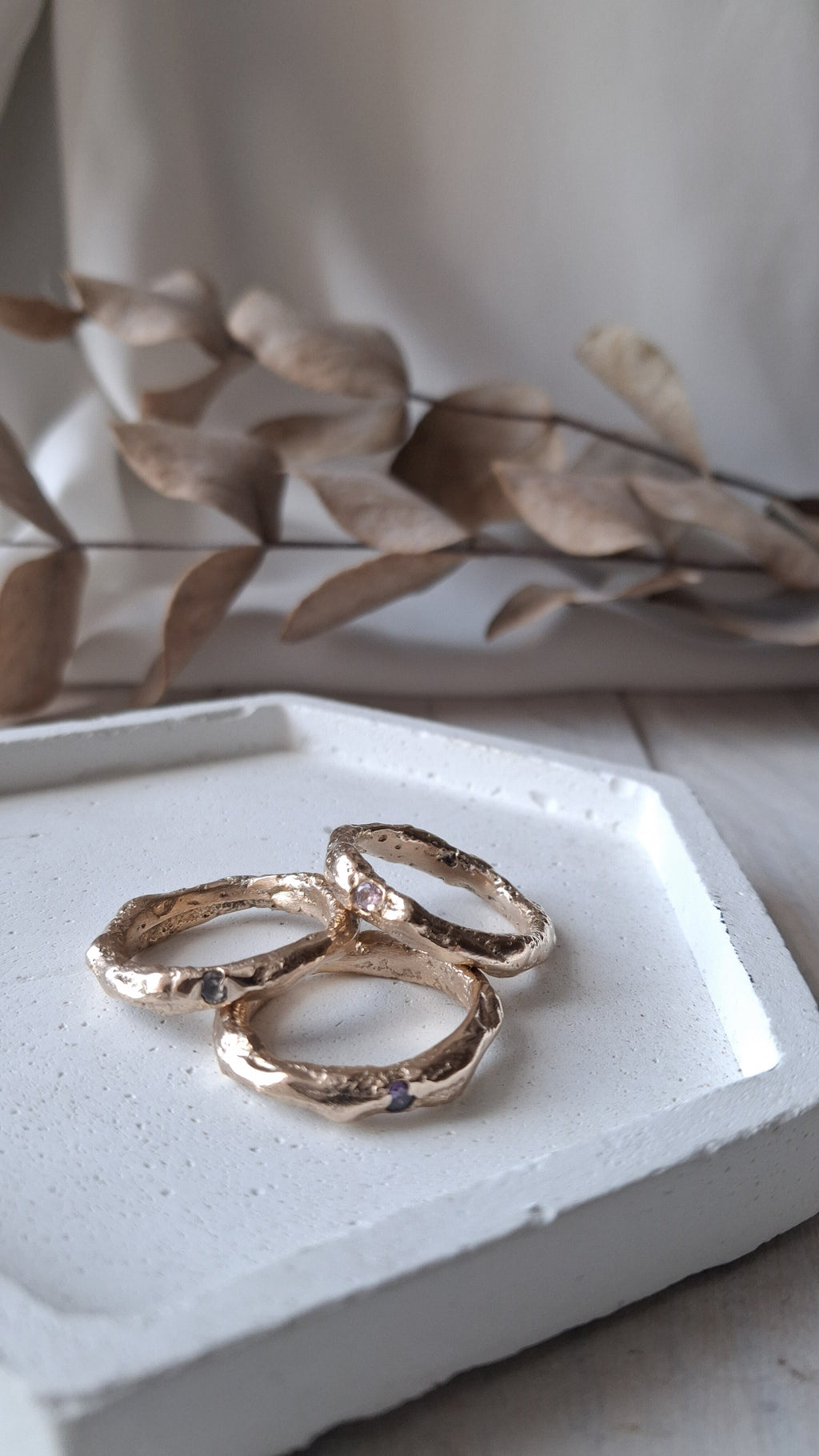 fedina in bronzo con zircone fatta a mano