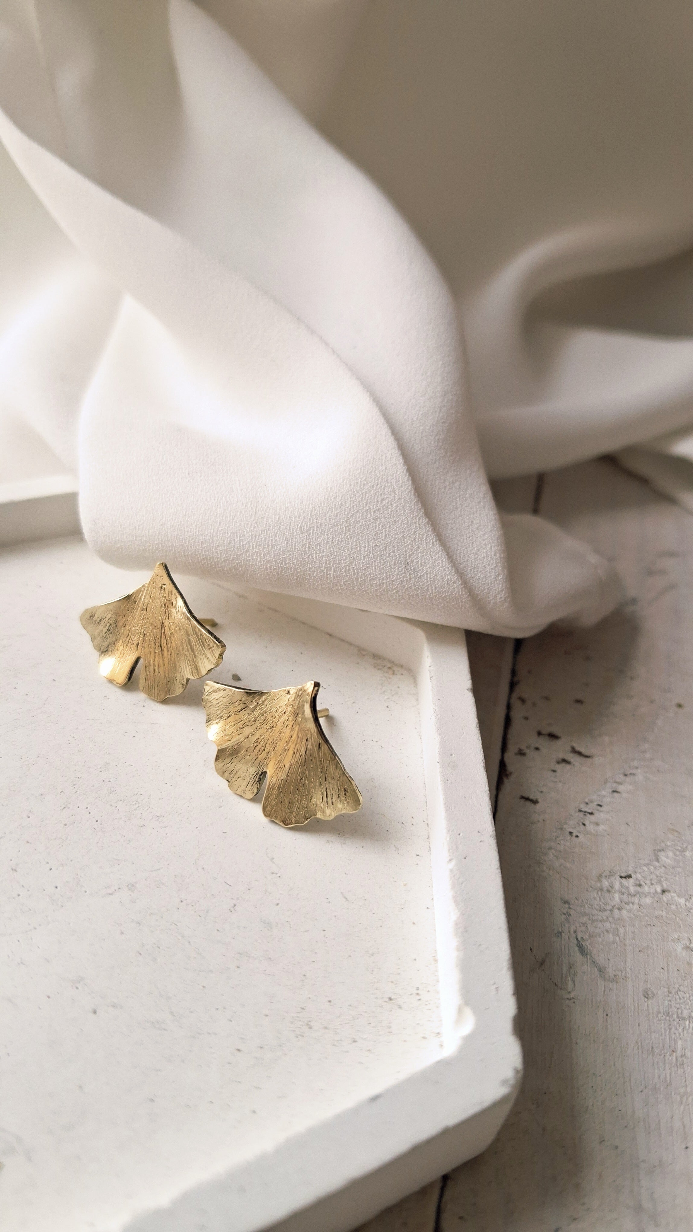 orecchini in ottone a lobo a foglia di ginkgo biloba
