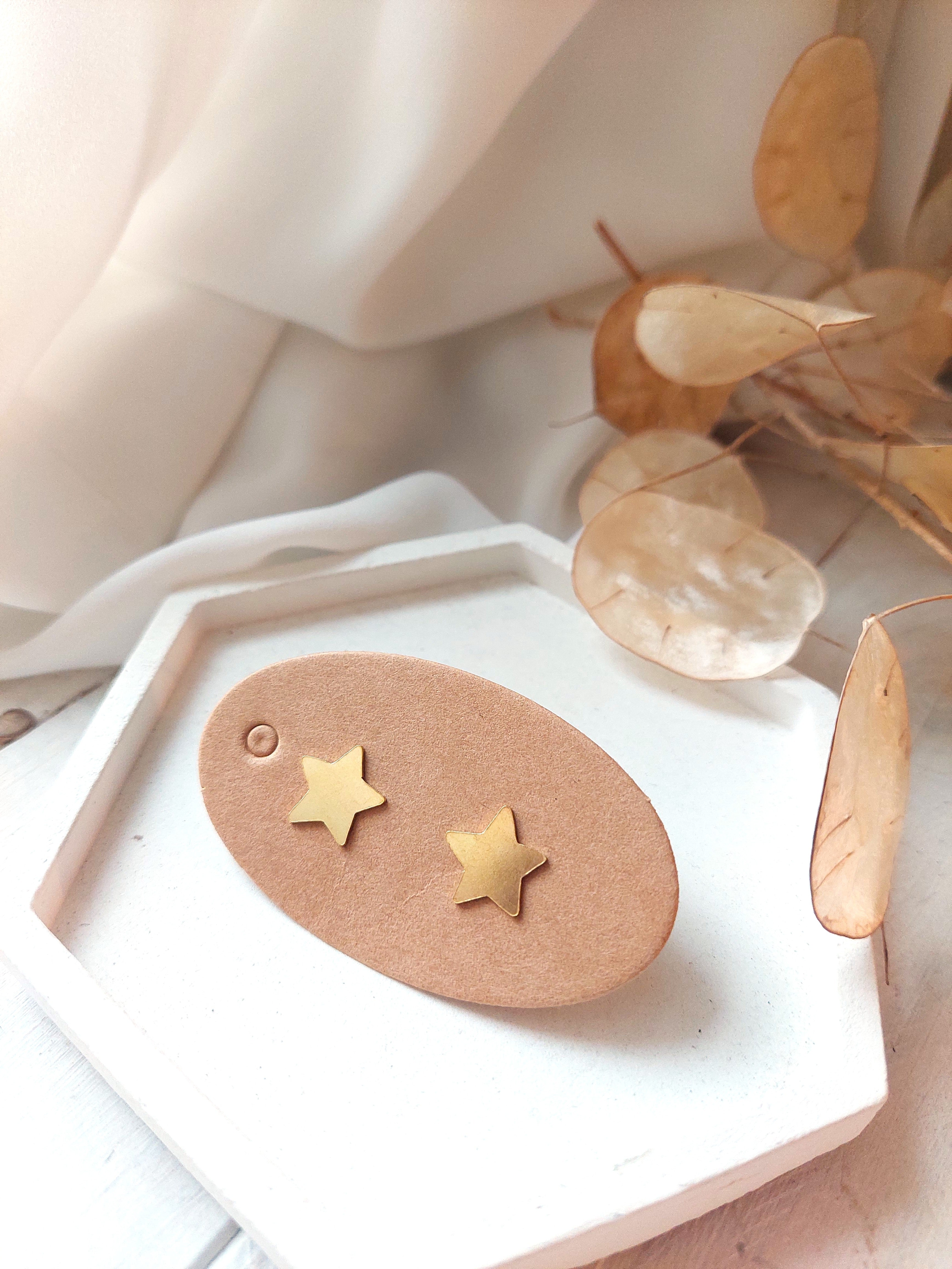 orecchini piccoli a lobo, in ottone,a forma di stella